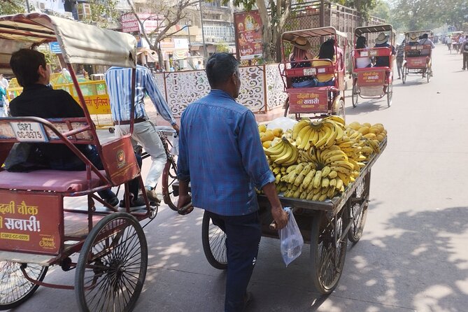 Private Rickshaw Tour of Old Delhi Heritage with Food Tasting - Dariba Kalan and the jewelry trade