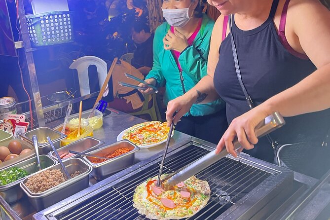 Private Street Food Discovery by Cyclo at Night in Ho Chi Minh - Why a cyclo works well for a Saigon food night