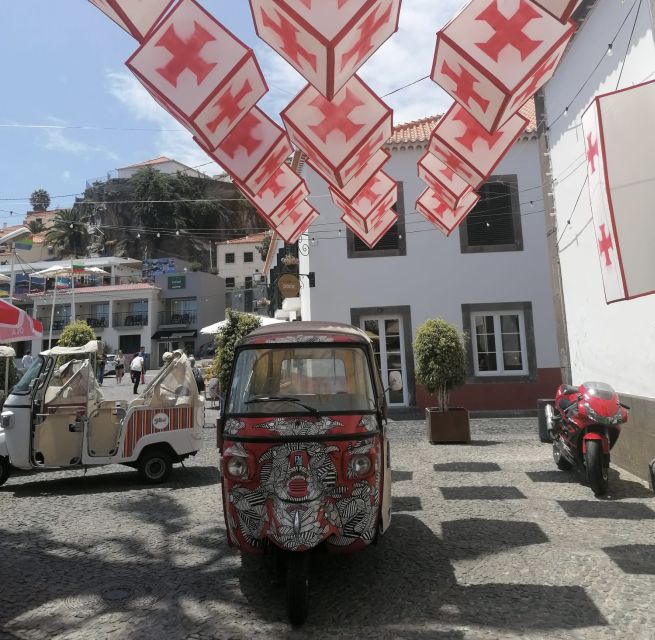 Private tour:Câmara de Lobos Churchill Bay Guided Tuk Tuk - The Atlantic views around the harbor