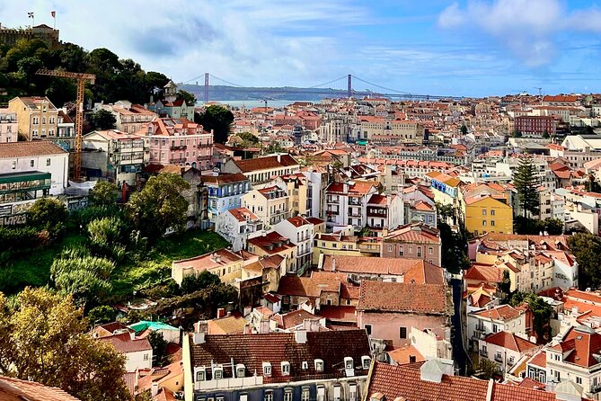 Private Tour DE Tuk Tuk Chiado and Bairro Alto in Lisbon - Parliament at São Bento: a quick look at national power