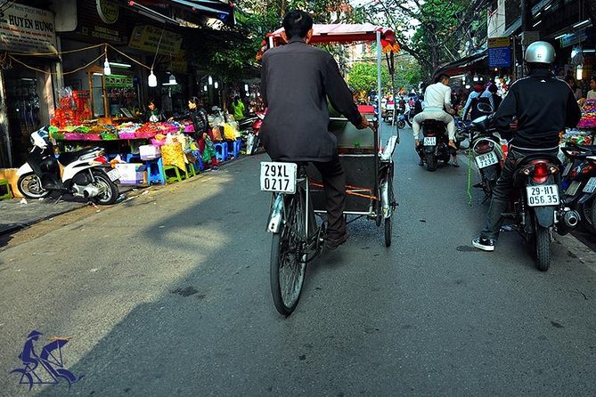 Private tour - Hanoi old quarter cyclo tour (2 hours) - Hanoi’s Old Quarter from a front-row seat