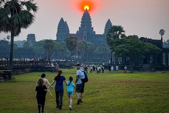 Private Tour in Angkor Wat by Tuk Tuk - A private tuk-tuk gives you room to set the pace