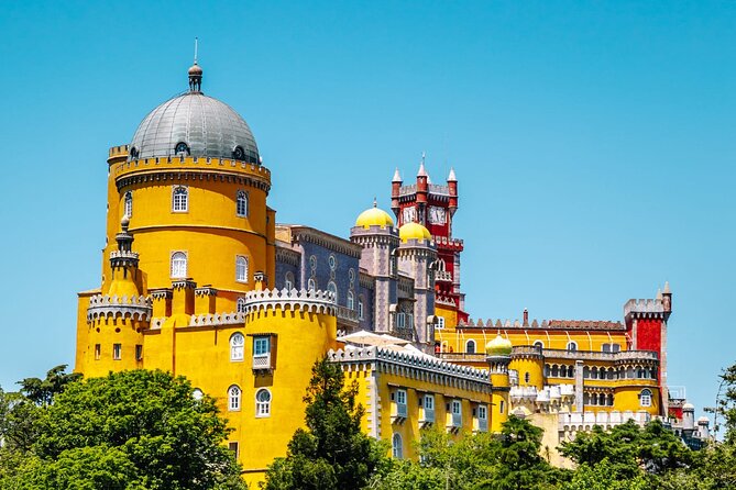 Private Tour Sintra, Palaces and Mountain Tuk Tuk(2 to 6 people) - Biester Palace and a touch of movie history