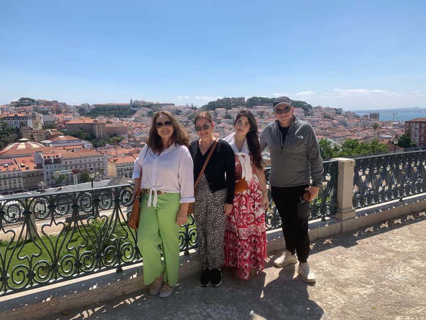 Private tours of Lisbon in 100% electric tuk-tuks - What happens at pickup