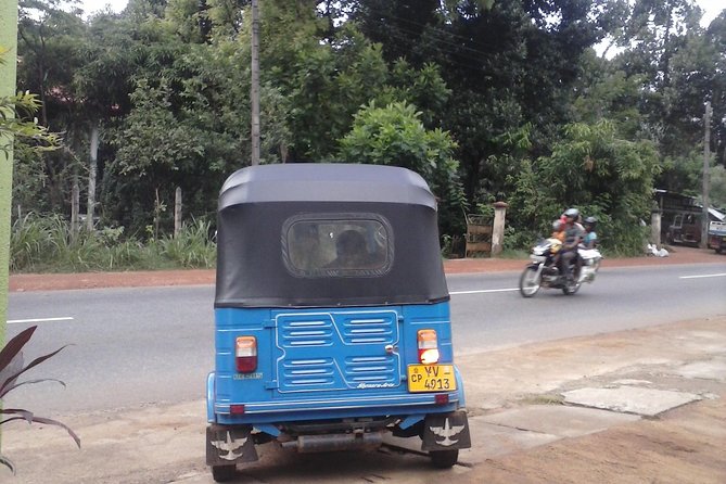 Private Tuk Tuk Colombo City Tours - Galle Face gives you an open start
