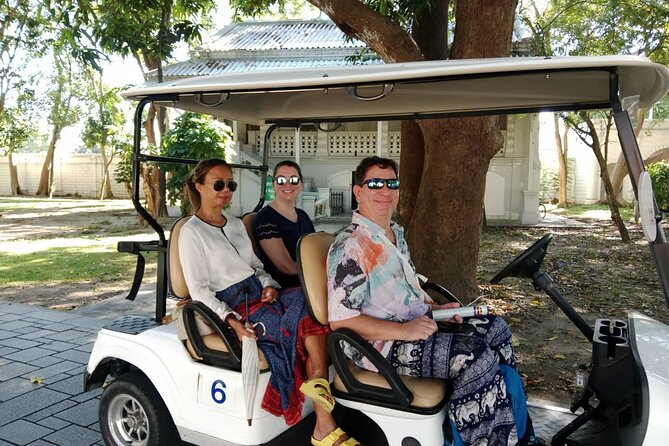Private Tuk Tuk Night Adventure with Dinner - A photo stop at the Grand Palace