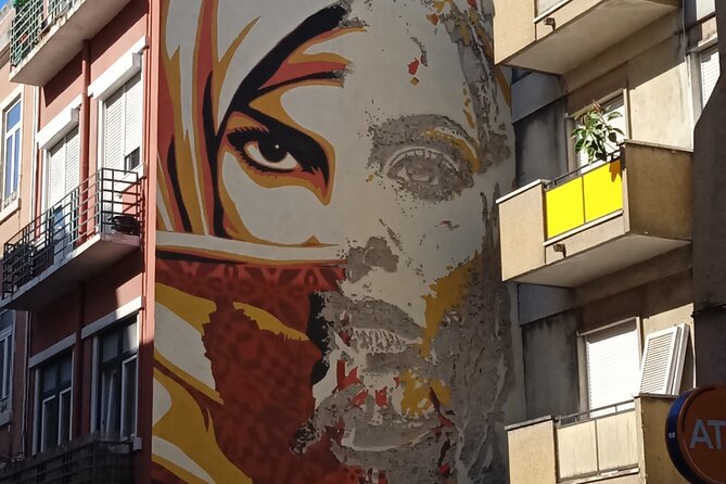 Private Tuk Tuk of the Old Town Lisbon and Street Art Highlights - Lisbon Cathedral and the city’s first layers