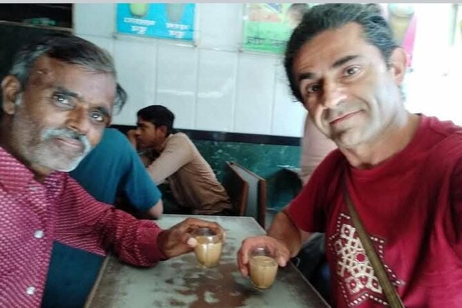 Private Tuk Tuk Taxi Service in Jodhpur - Toorji Ka Jhalra puts daily life beside old stone