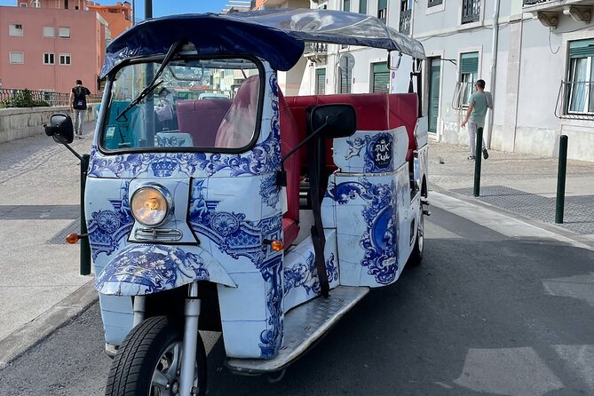 Private Tuk Tuk Tour in Lisbon 1H30 - From the Cathedral to Lisbon’s Oldest Streets