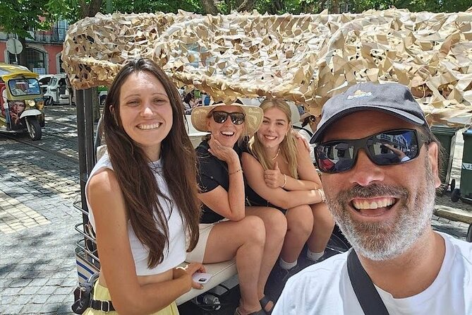 Private tuk tuk tour in old city Lisbon (Standard-1h30) - Passing the National Pantheon and Graça