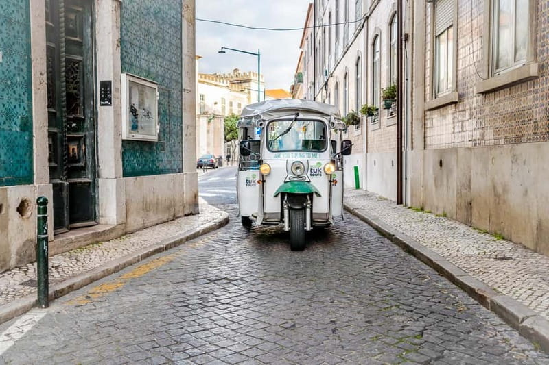 Private Tuk Tuk Tour Lisbon Old Town - Graça and Senhora do Monte