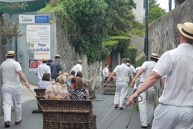 Private Tuk Tuk Tour to Old Town + Monte in Funchal - The basket ride at Associação dos Carreiros do Monte