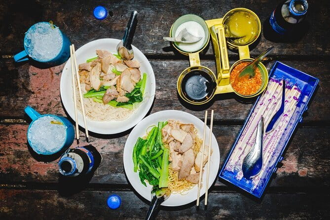 Private Tuktuk Authentic Food Tour (Chinatown-Flower Market) - Optional rooftop drink and Wat Pho visit