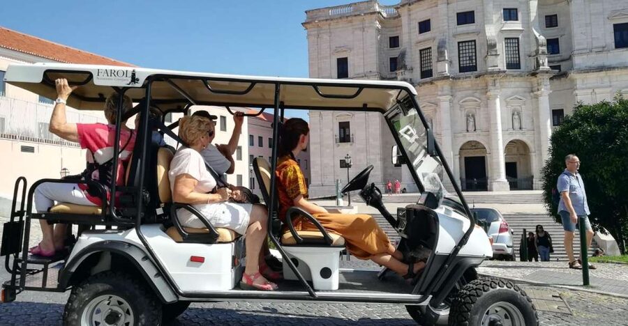 Private tuktuk Tour :Old Town Lisbon with hotel pick-up - The guide can make or break a short tour