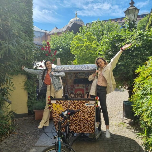 Rickshaw day trip Adventure full of culture and fun! with hotel pickup - Courtyards at Heckmann Höfe and Hackesche Höfe