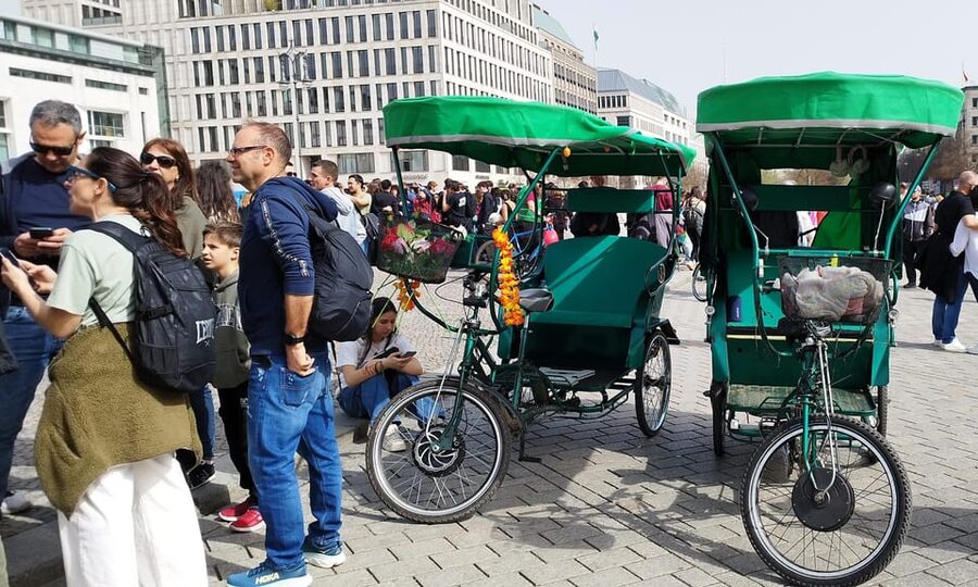 Rickshaw for 2 and Driver-Shared Guide (Combo Vehicle Group) - Why a rickshaw works well in Berlin Mitte