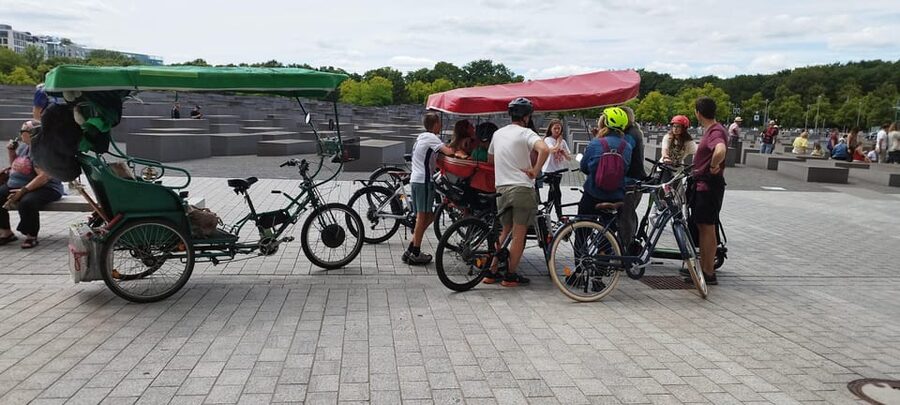 Rickshaw for 2 and Driver-Shared Guide (Combo Vehicle Group) - Alexanderplatz, the TV Tower, and Rotes Rathaus