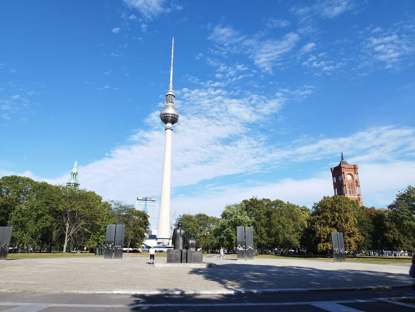 Rickshaw for 2 and Driver-Shared Guide (Combo Vehicle Group) - The Berlin Wall and Checkpoint Charlie