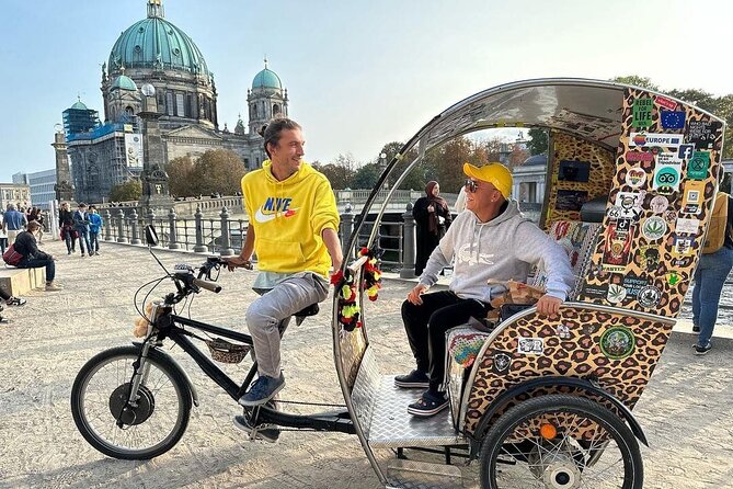 Rickshaw Sightseeing City Tours Berlin - Rikscha Tours - Brandenburg Gate and the government quarter
