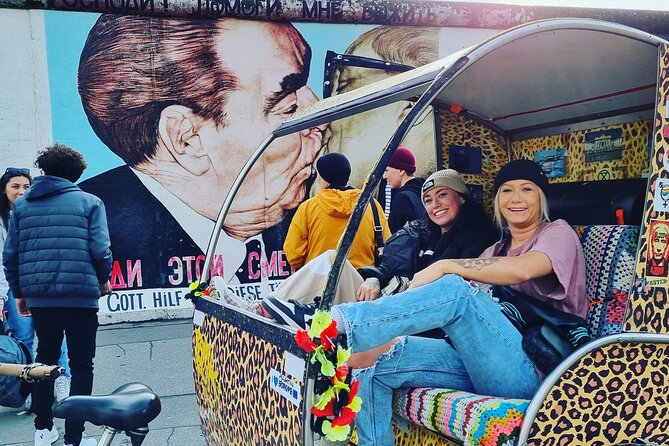 Rickshaw Tours Berlin - Groups of up to 16 people with several rickshaws - Bernauer Straße and Checkpoint Charlie