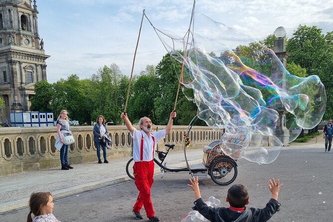 Rickshaw Tours Berlin - Groups of up to 16 people with several rickshaws - Guides, comfort, and the group setup
