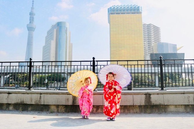 Ride a rickshaw wearing a kimono in Asakusa! Enjoy authentic traditional culture! - What the experience feels like for families and couples
