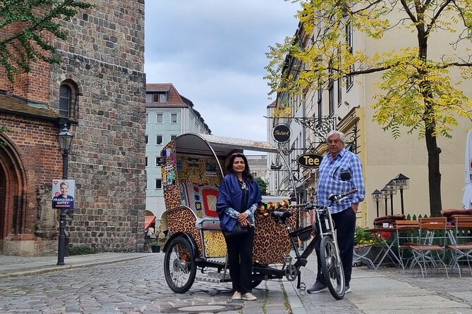Romantic Berlin Rickshaw City and Photo Tour - incl. pick-up - The Topography of Terror and the Berlin Wall
