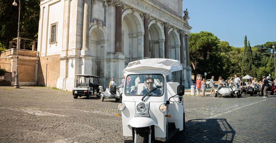 Rome: 2-Hour Vip Tuk-tuk tour with Hotel Pickup and Prosecco - Across the Tiber and through Trastevere
