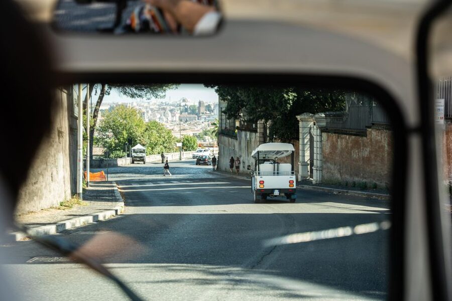 Rome: 2-Hour Vip Tuk-tuk tour with Hotel Pickup and Prosecco - Hotel pickup and the first ride through Rome