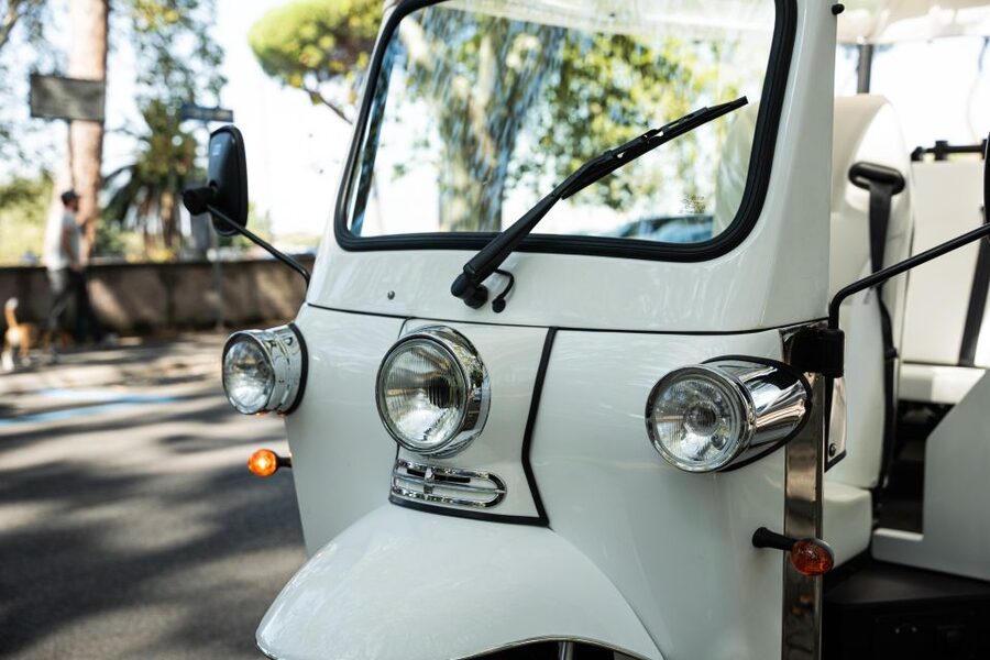Rome: Private Tuk Tuk Tour with Hotel Pickup and Prosecco - Via Veneto, the Quirinal, and Rione Monti