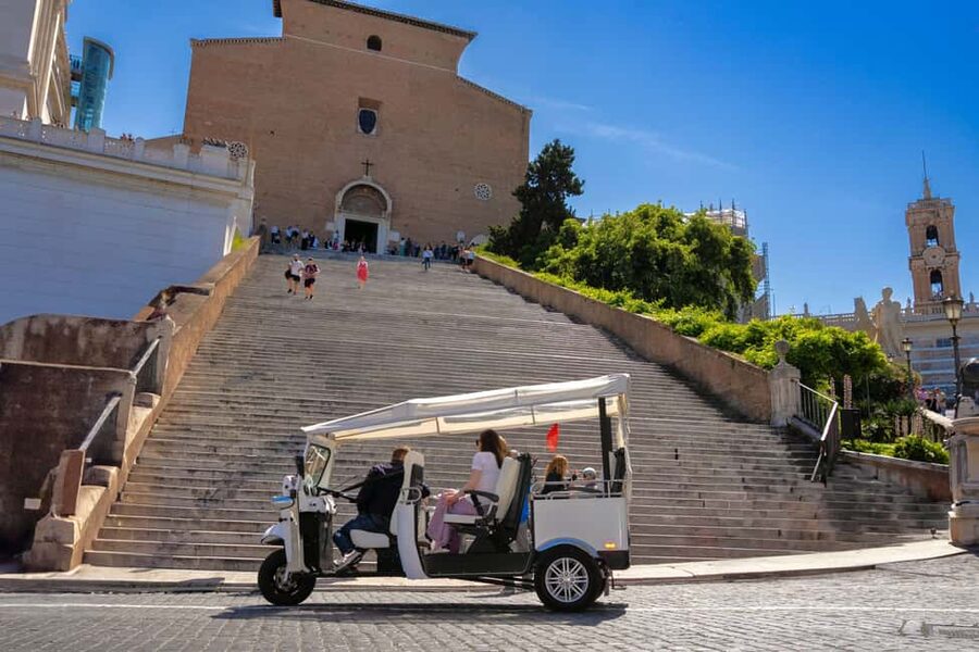 Rome: Tuk-Tuk Guided Tour in Rome City Center - The Pantheon and Piazza Navona area