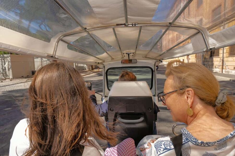 Rome: Tuk-Tuk Guided Tour in Rome City Center - The Colosseum and Circus Maximus