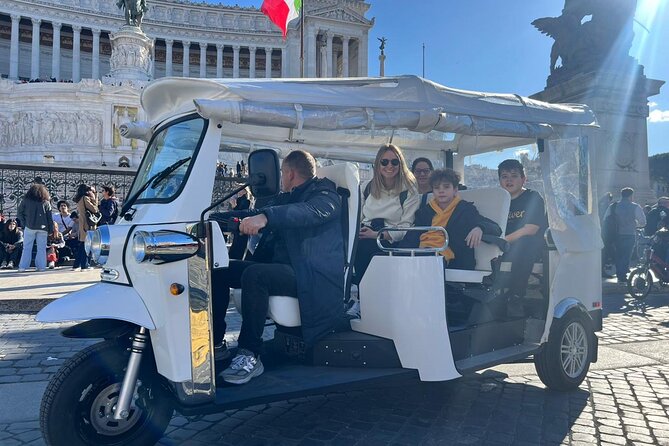Rome:Tuk-Tuk Private Tour of the City Center - Pincian Terrace, Piazza del Popolo, and the final view