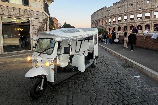 Rome:Tuk-Tuk Private Tour of the City Center - Colosseum, Circus Maximus, and Rome’s first big stories