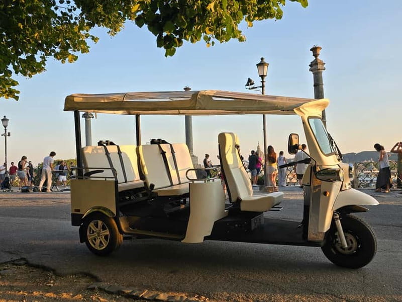Rome: Tuk Tuk Tour of the Rome City Center - The Colosseum: a quick look at Rome’s ancient arena