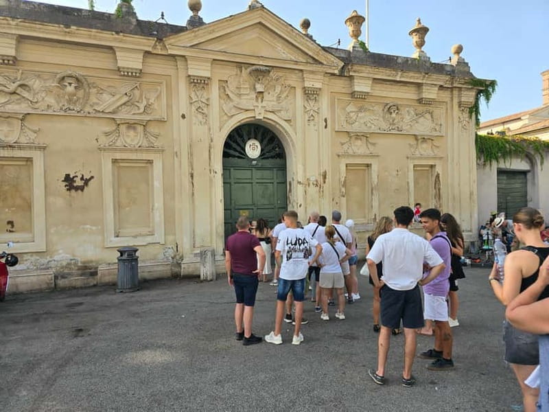 Rome: Tuk Tuk Tour of the Rome City Center - The Pantheon and Piazza Navona