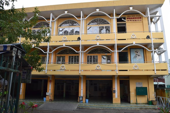Saigon City One Day Discover By Cyclo Ride Private Tour With Guide - Notre Dame Cathedral and the Opera House are quick photo stops
