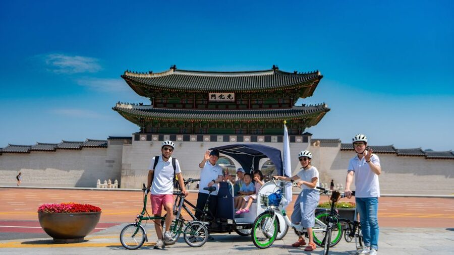 Seoul: Guided Small Group V.I.P Morning Pedicab Tour - Seochon’s quieter lanes and market life