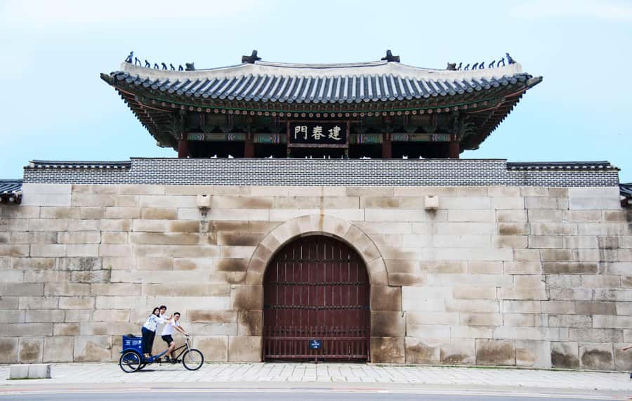 Seoul Private Pedicab Tour : Bukchon Anguk Hanok Village - Rolling Through Bukchon Hanok Village