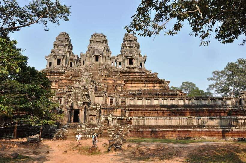 Siem Reap: Angkor Wat Tour Explore The Most Iconic Temples - The human side of the transport