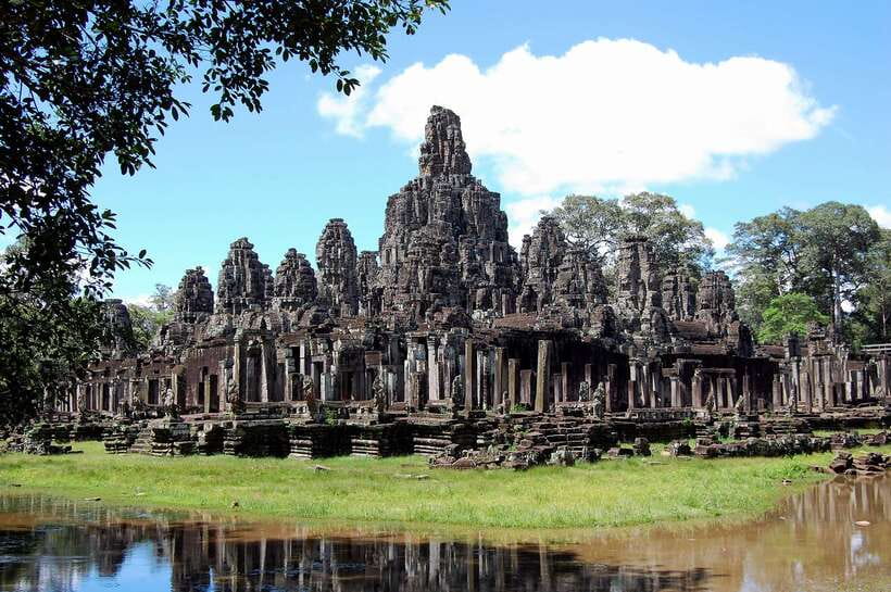 Siem Reap: Angkor Wat Tour Explore The Most Iconic Temples - Sunrise at Angkor Wat before the crowds