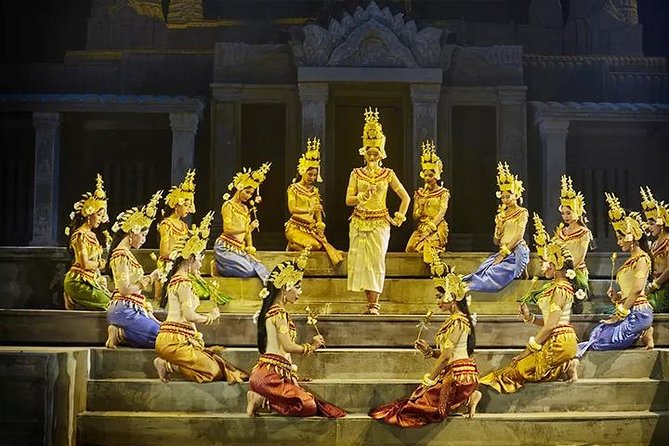 Siem Reap: Apsara Dance Show & Dinner with Tuk-Tuk Transfers - What happens from 7 PM onward