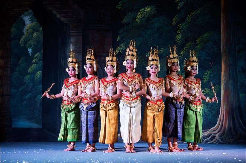 Siem Reap: Apsara Dance Show with Buffet Dinner & Tuk-Tuk... - Should you book the Apsara show?
