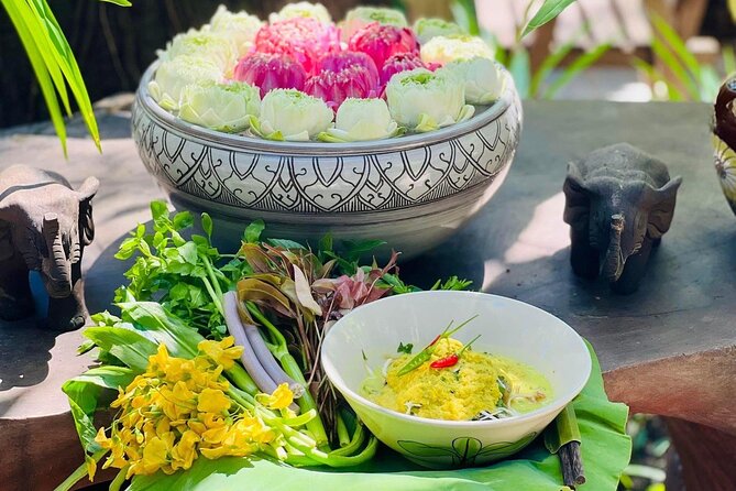 Siem Reap: Local Street Food Experience by Tuk-Tuk - A 5:30 p.m. start in Siem Reap
