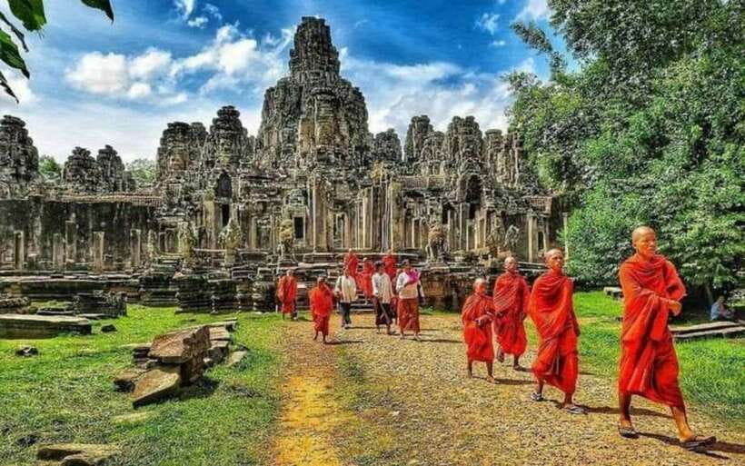 Siem Reap: Personalized Angkor Wat Sunrise/Set by TukTuk/Car - Starting before dawn at Angkor Wat