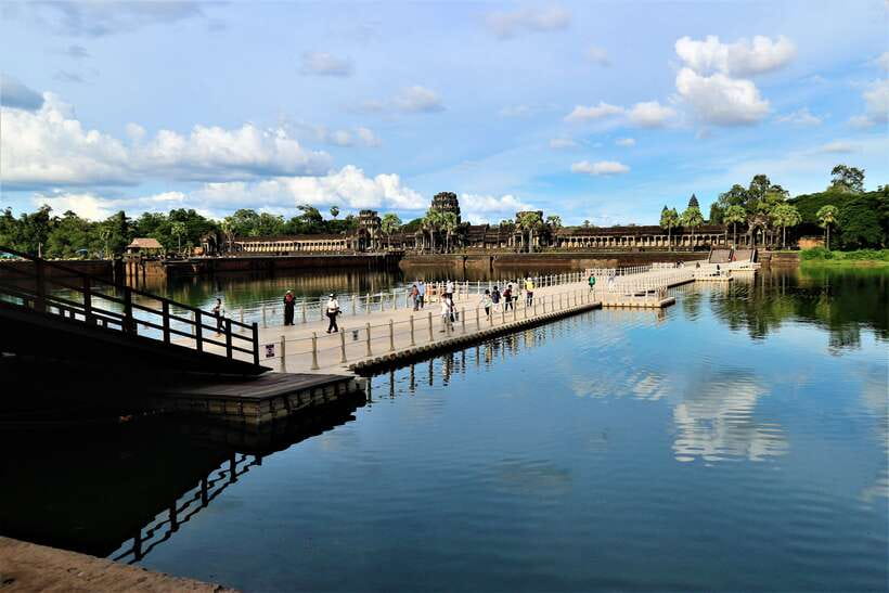 Siem Reap: Personalized Angkor Wat Sunrise/Set by TukTuk/Car - Ta Prohm and the appeal of controlled decay