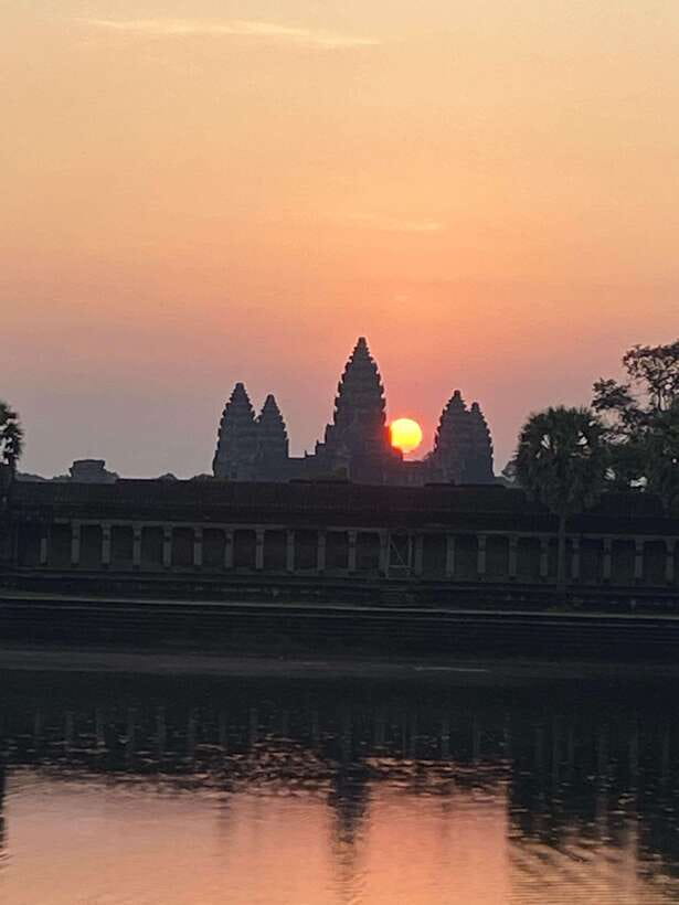 Siem Reap: Personalized Angkor Wat Sunrise/Set by TukTuk/Car - Bayon and its famous stone faces