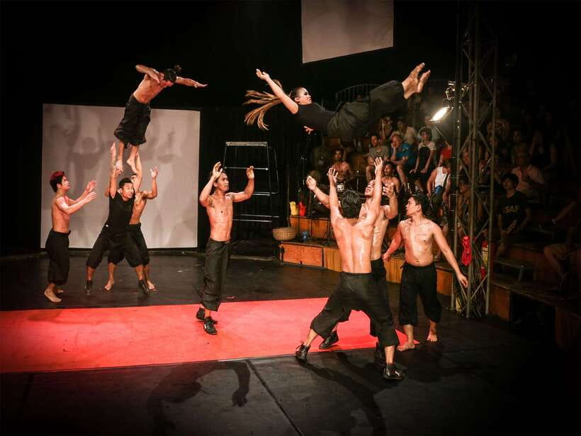 Siem Reap: Phare, Cambodian Circus with Tuk-Tuk Transfers - Making the most of the night