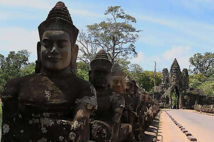 Siem Reap : Private Tuk-Tuk Tour of the Magnificent Temples. - Ta Keo, an unfinished mountain of stone