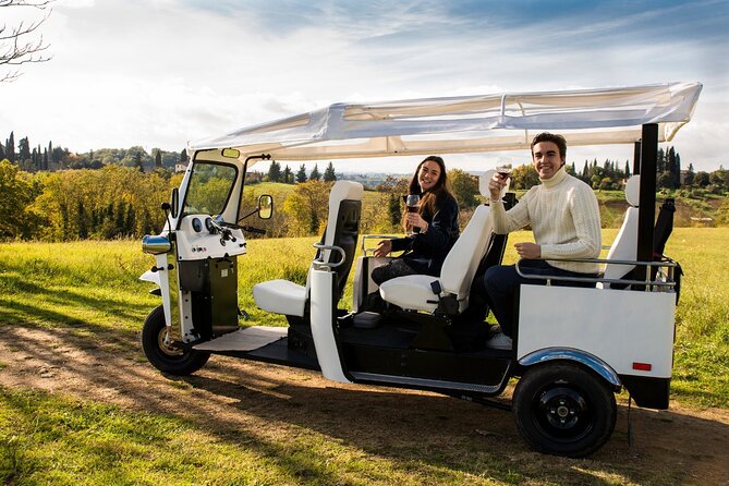 Siena E-Tuk Tuk panoramic Aperitivo with Local Snacks - One hour for sparkling wine and local snacks